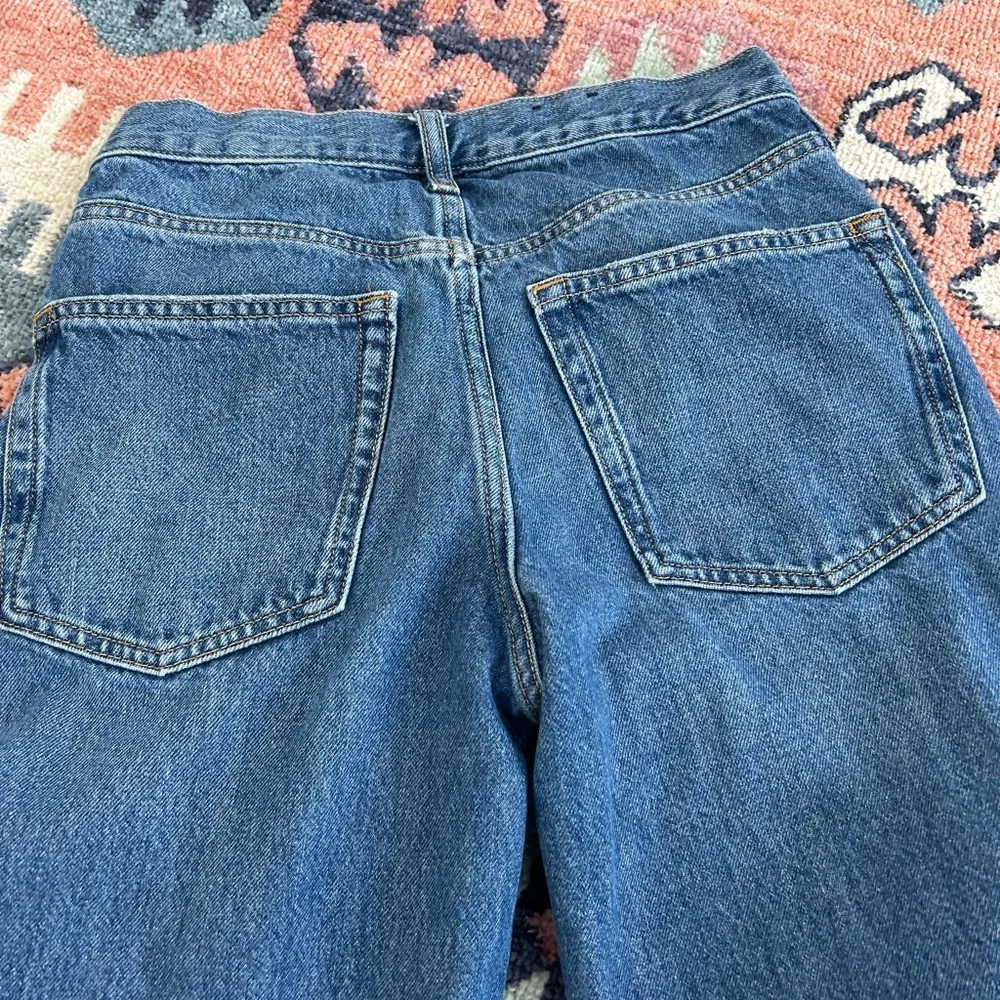 GAP Women's Straight Leg Blue Jeans - Picture 4 of 4